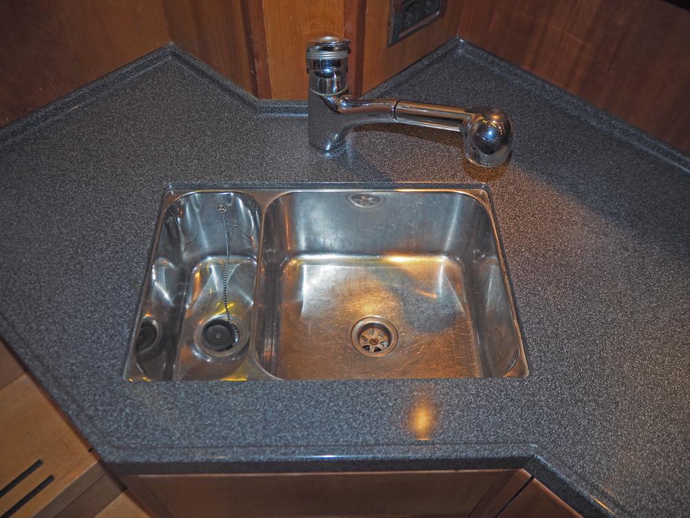 Cabin en avant, H&eacute;bergements